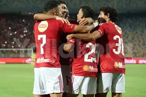 بقيادة خافيير روخاس.. قناة الأهلي تكشف الطاقم الكامل لحكام مباراة بيراميدز